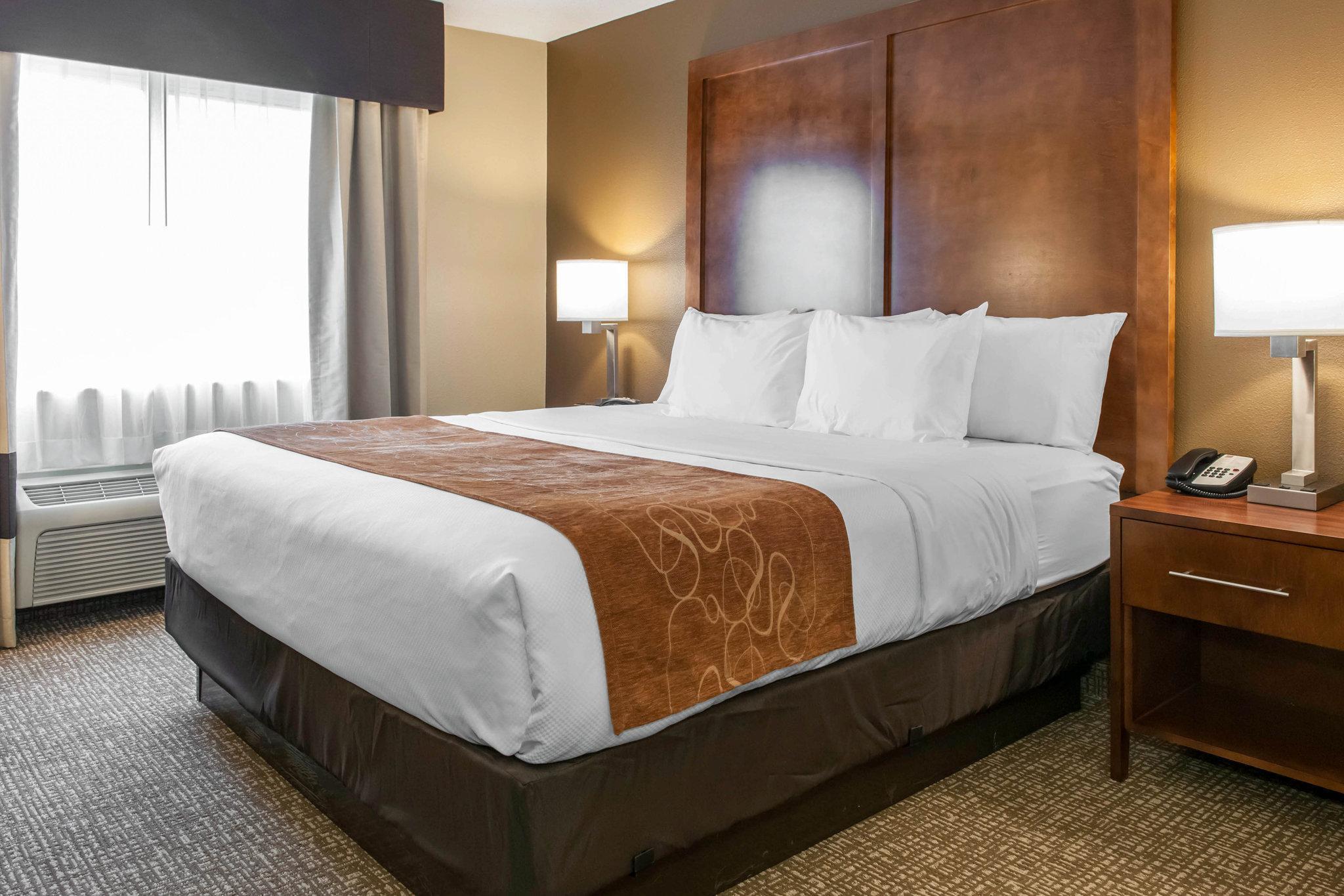 Comfort Suites Terre Haute University Area Exterior foto
